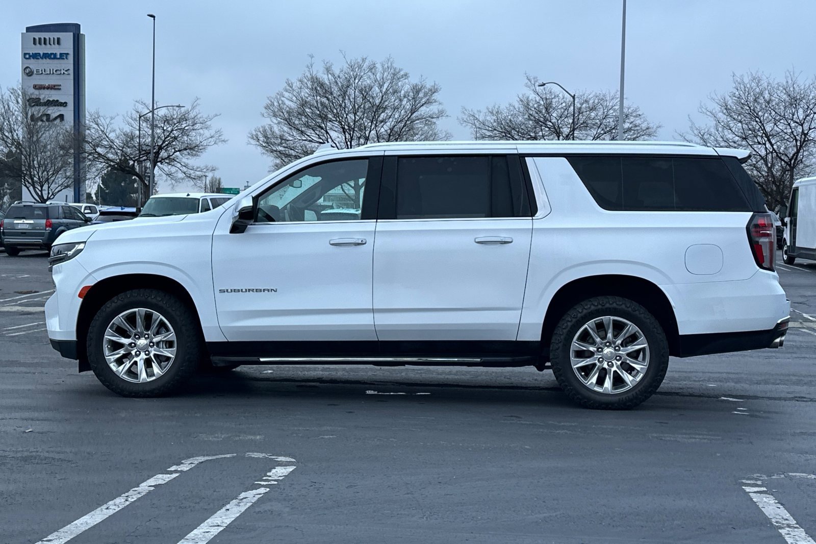 Used 2022 Chevrolet Suburban Premier image 7