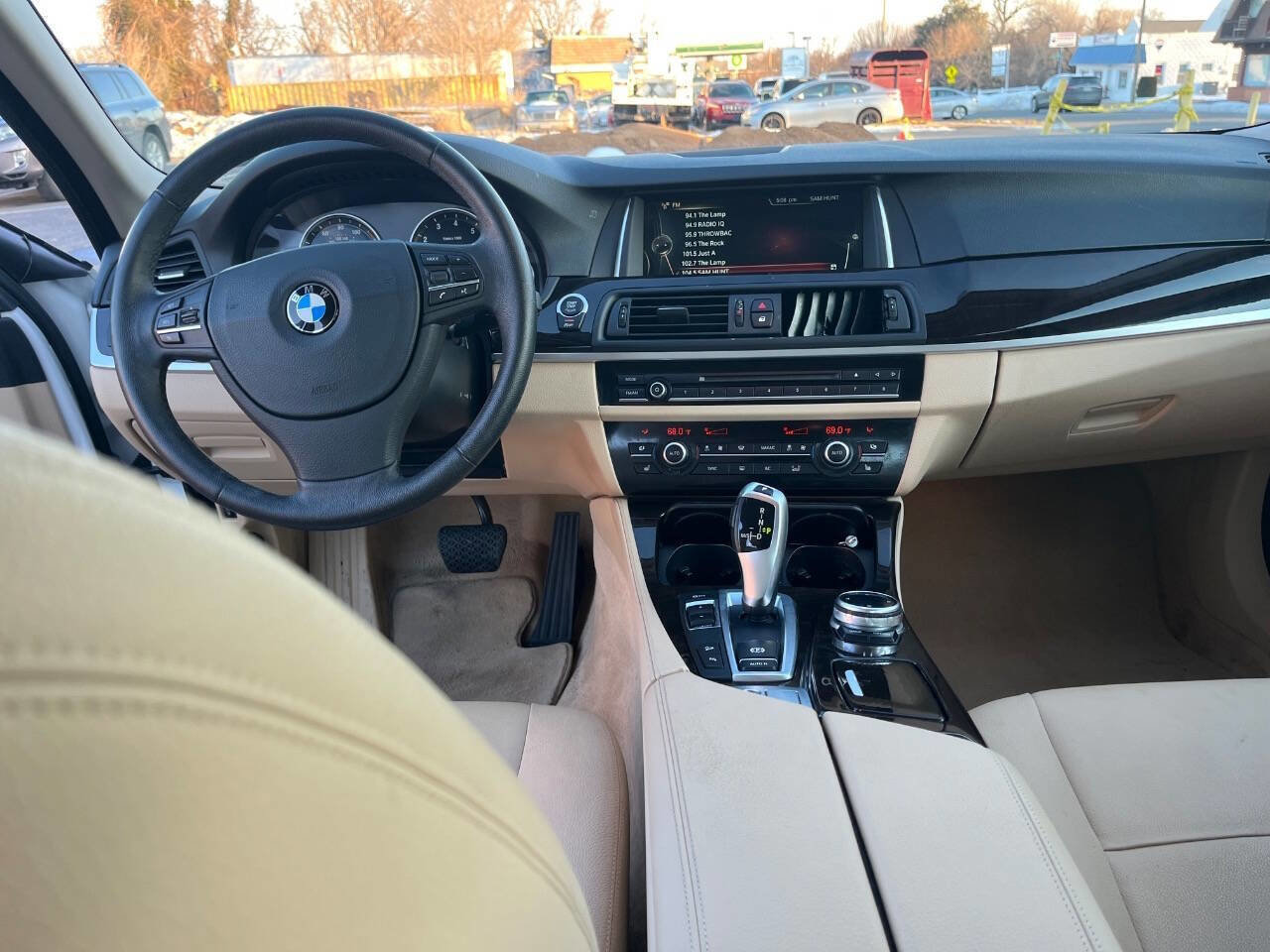 Used 2014 BMW 528i xDrive Sedan AWD/4WD image 29