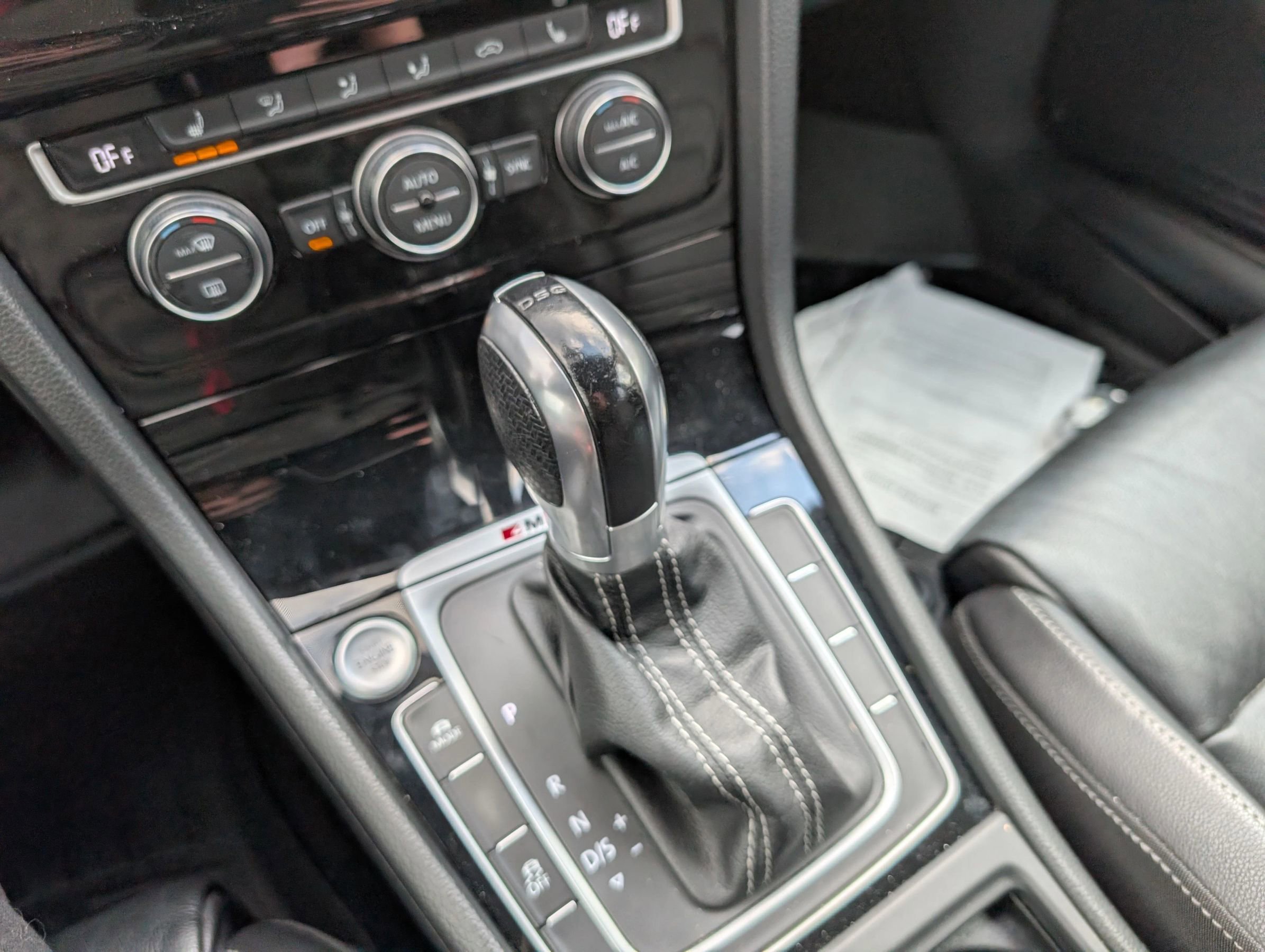 Used 2016 Volkswagen Golf 4-Door image 17