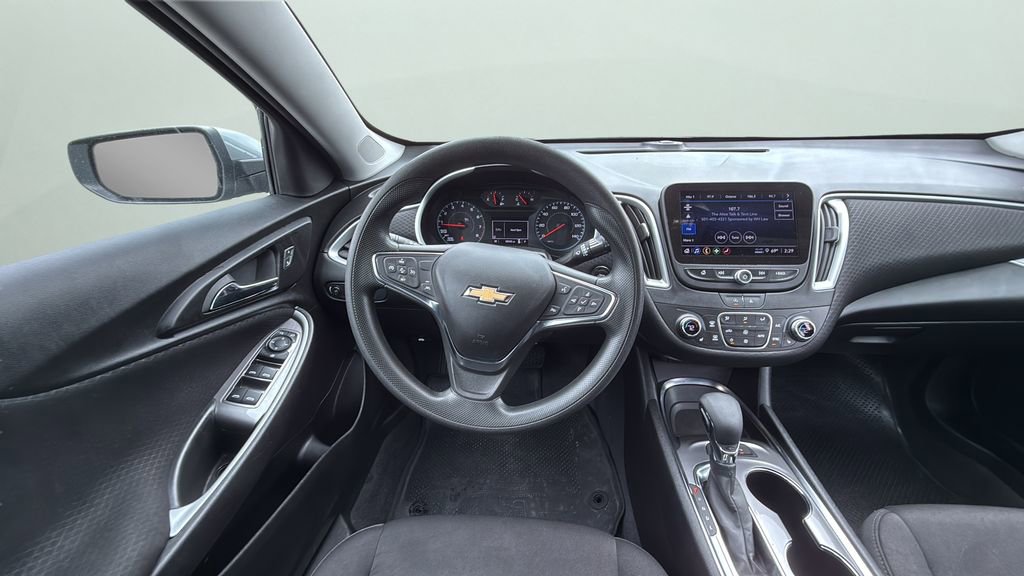 Used 2024 Chevrolet Malibu LT FWD image 21