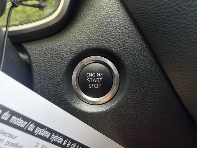 Used 2025 Toyota Corolla SE FWD image 24
