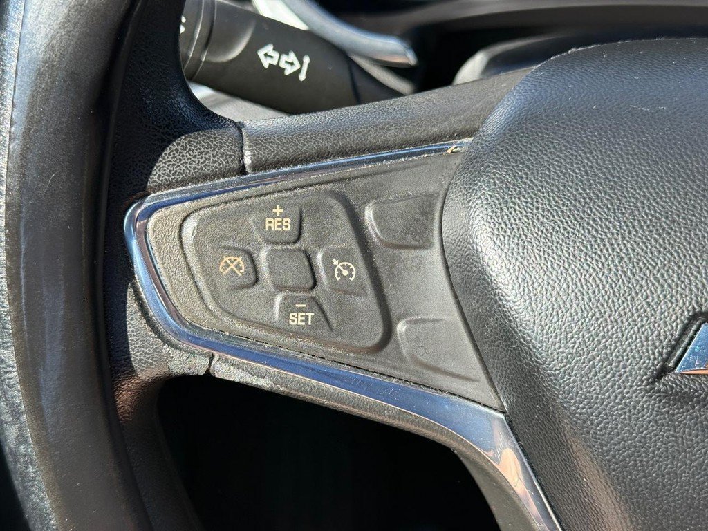 Used 2018 Chevrolet Malibu LT FWD image 14