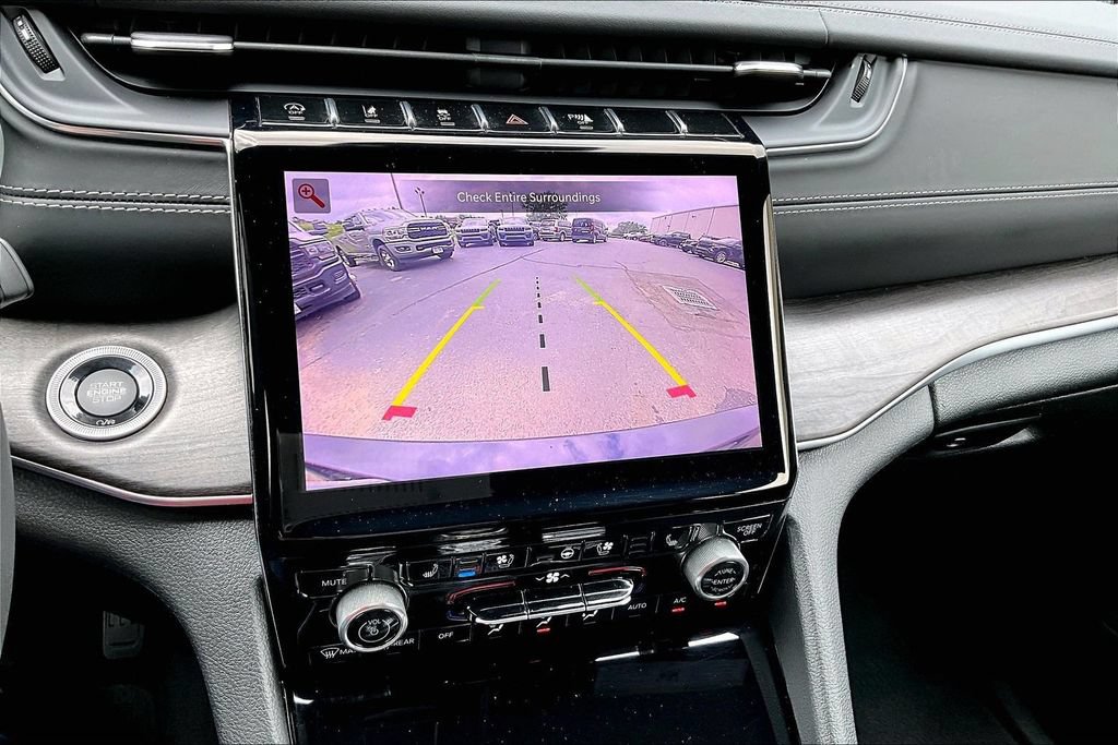 Used 2023 Jeep Grand Cherokee L Overland w/ Rear Seat Video Group I AWD/4WD image 15