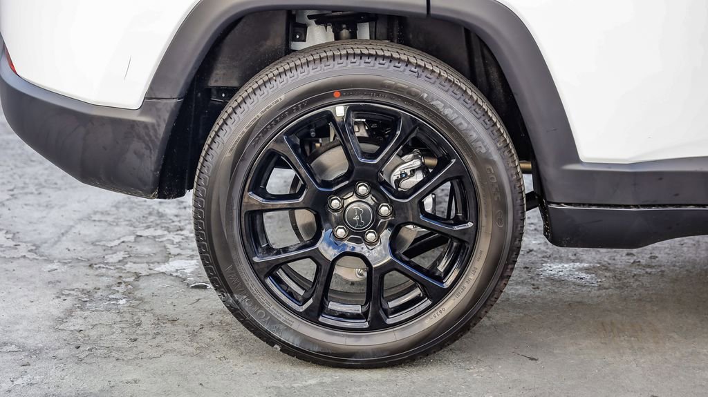 New 2026 Jeep Compass Latitude image 12