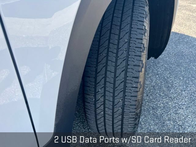 Used 2024 GMC Terrain AT4 w/ Tech Package AWD/4WD image 18