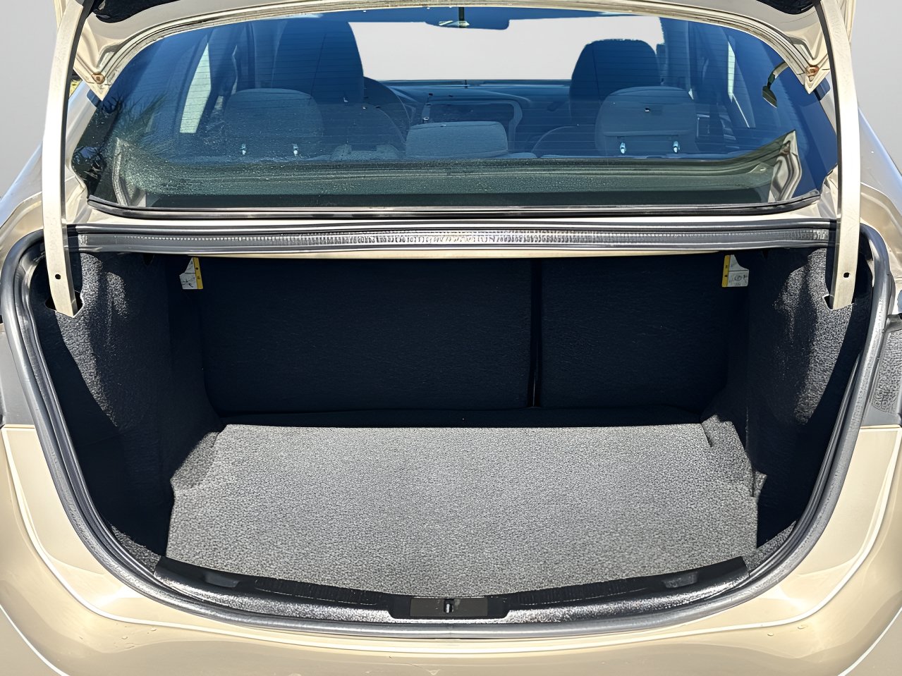 Used 2017 Ford Fusion S FWD image 8