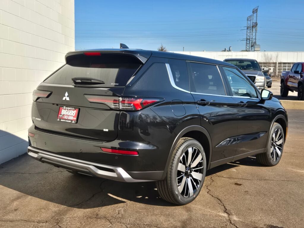 New 2026 Mitsubishi Outlander SE AWD/4WD image 10