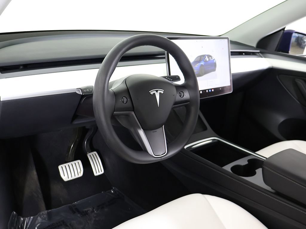 Used 2024 Tesla Model Y Performance image 29