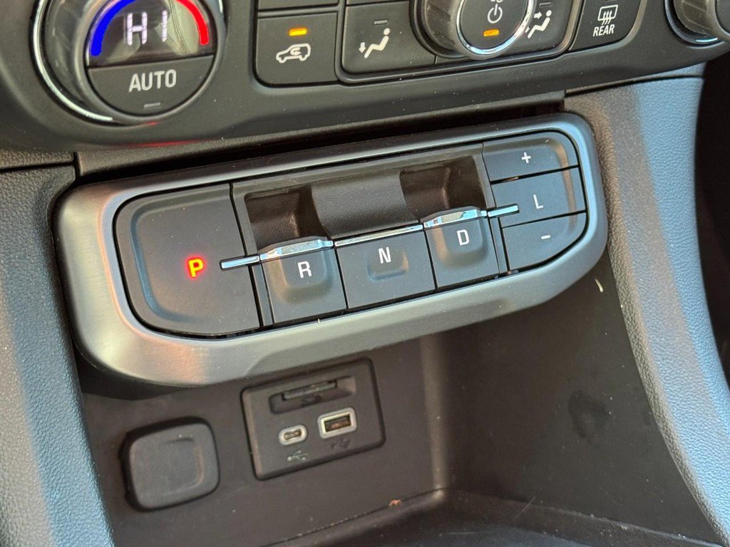 Used 2021 GMC Acadia AT4 w/ Technology Package image 21