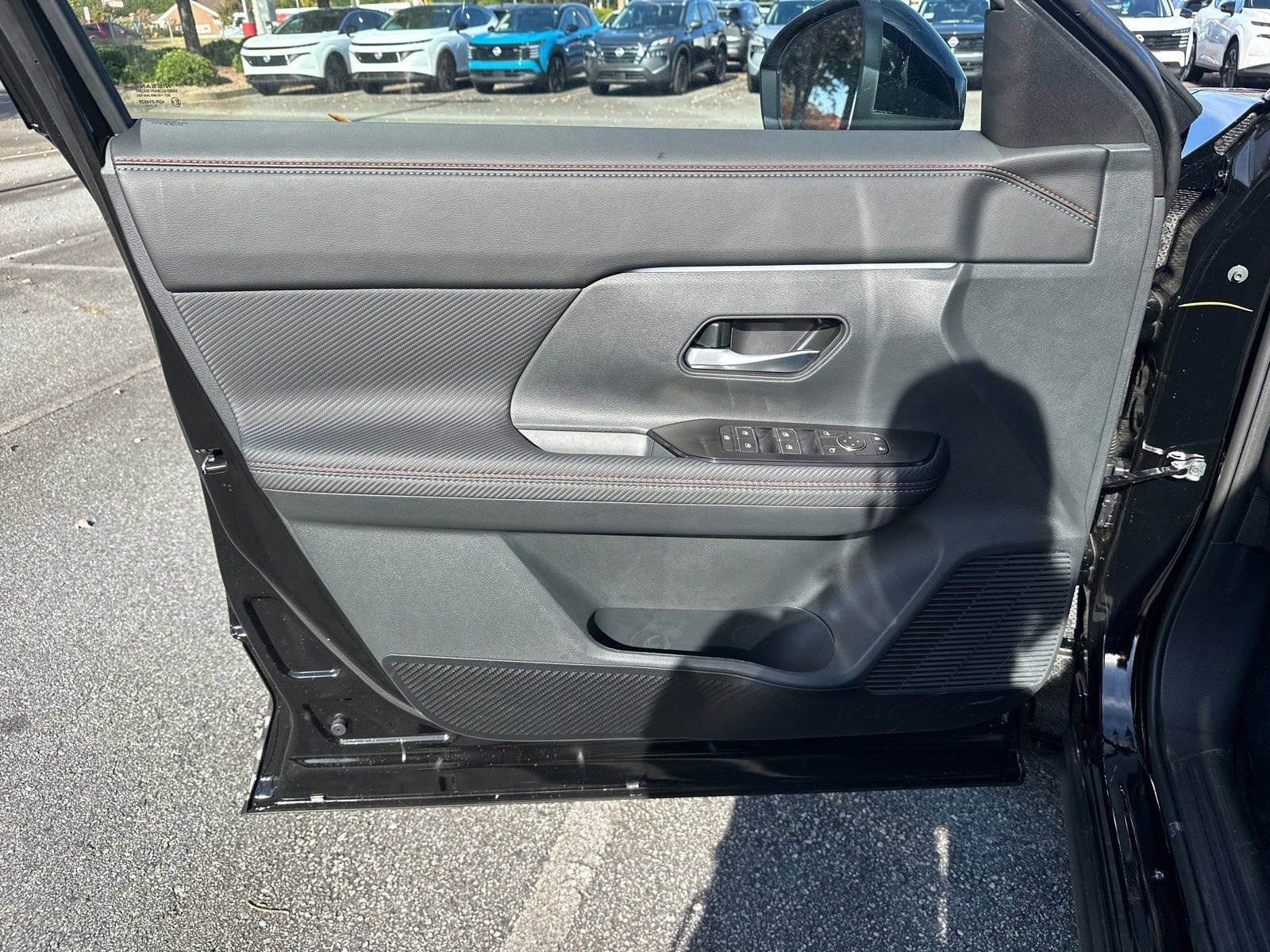 New 2026 Nissan Kicks SR image 10