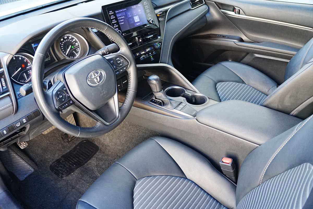 Used 2024 Toyota Camry SE image 8