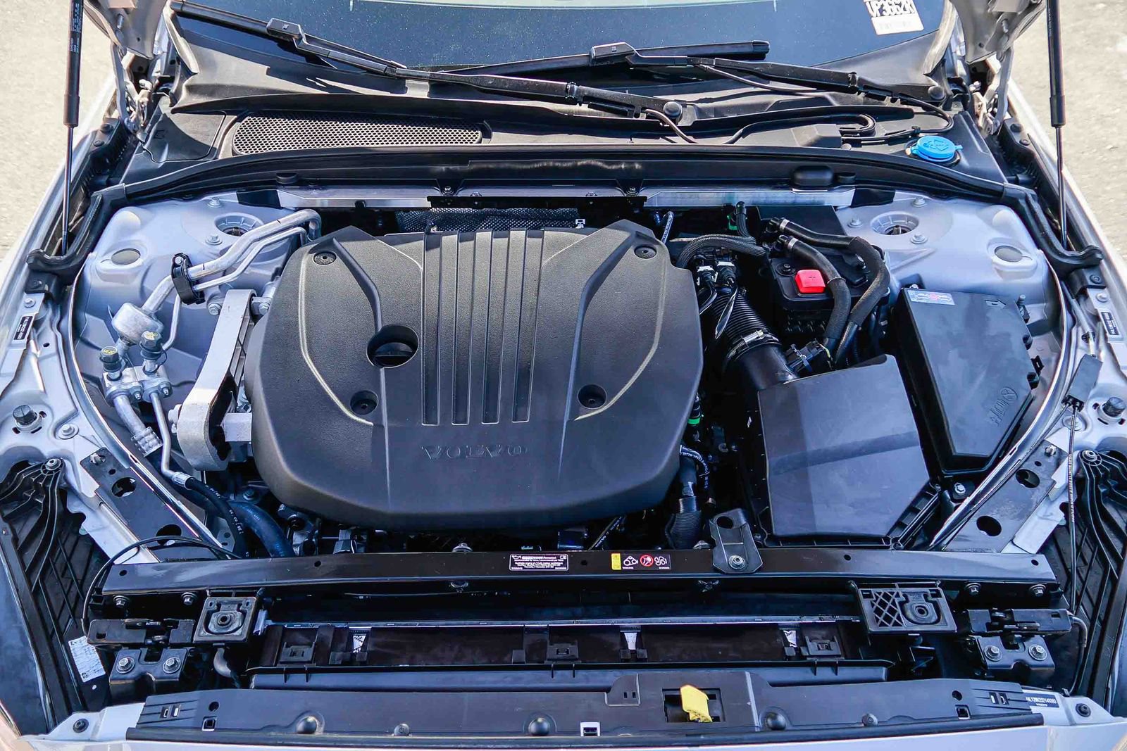 Used 2025 Volvo V60 B5 Cross Country Plus image 30