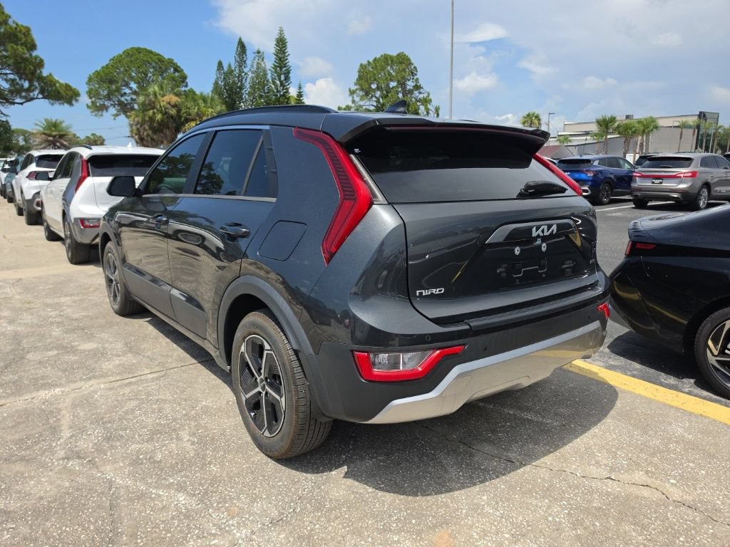 Certified 2024 Kia Niro EX FWD image 12