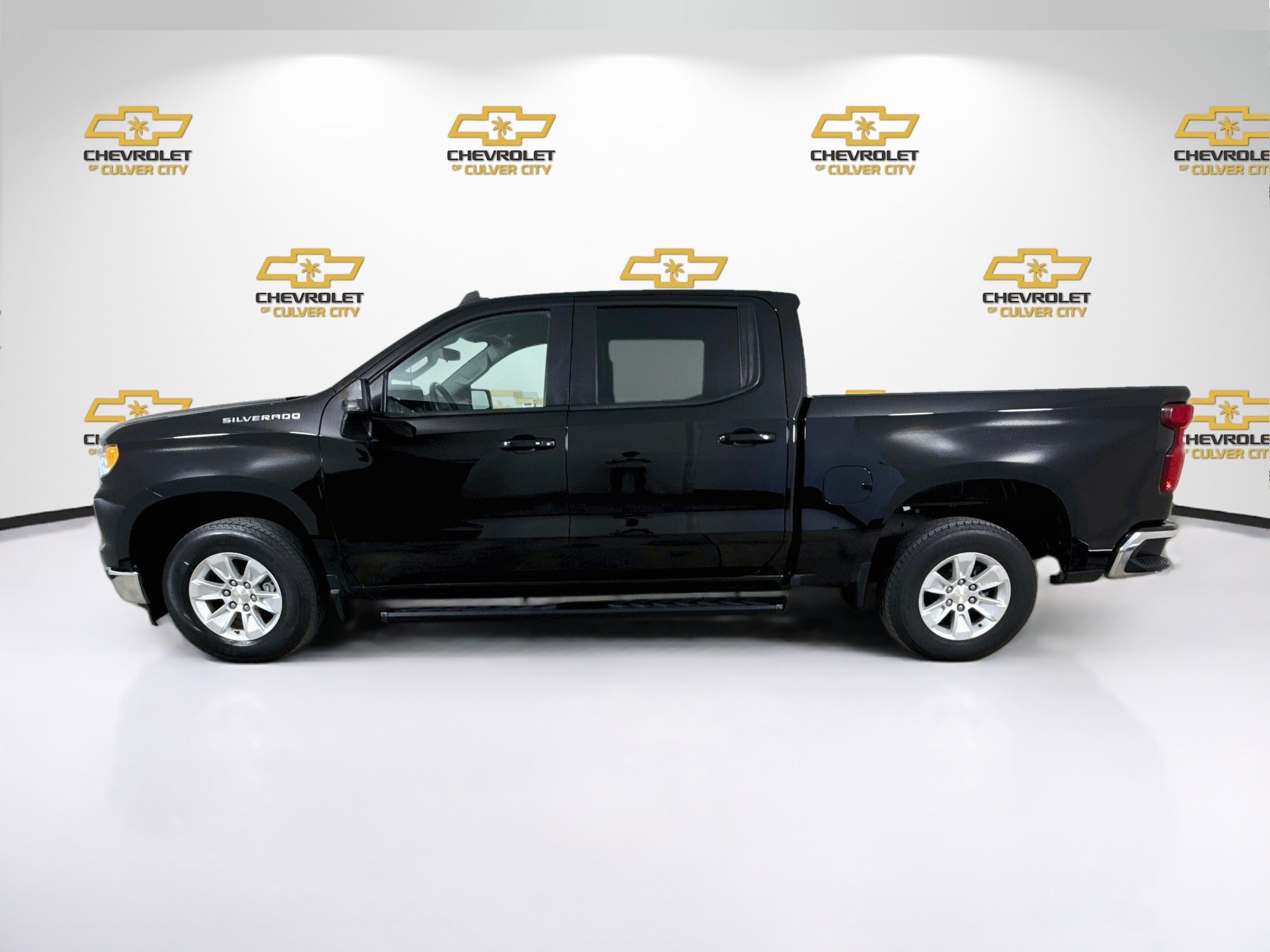 Used 2023 Chevrolet Silverado 1500 LT RWD image 5