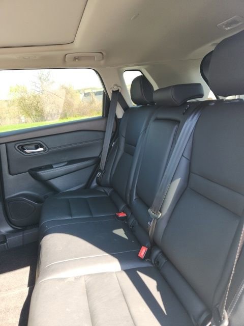 Used 2023 Nissan Rogue SL image 11