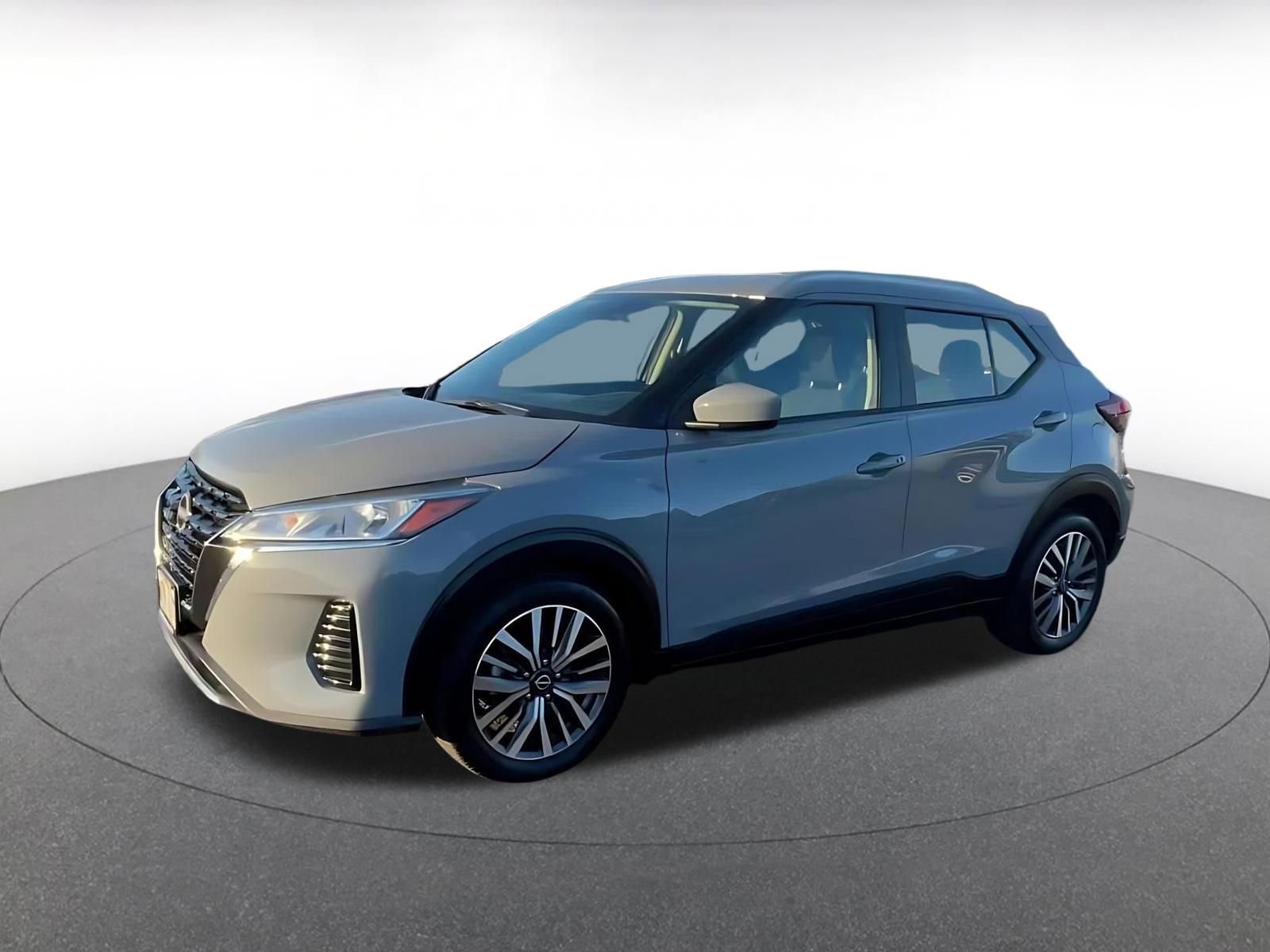 Used 2024 Nissan Kicks SV FWD image 8