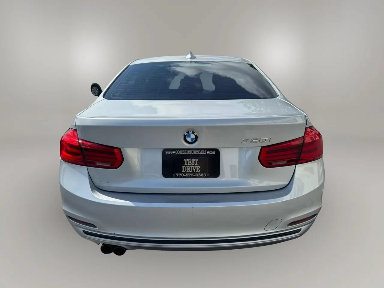 Used 2017 BMW 330i Sedan RWD image 10