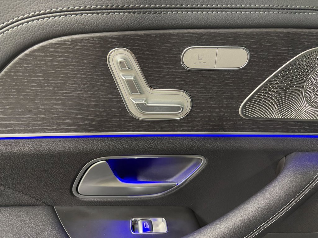 Used 2025 Mercedes-Benz GLS 580 4MATIC image 27