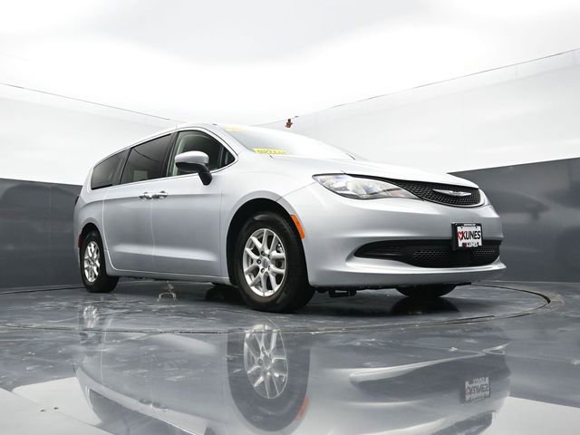 Used 2023 Chrysler Voyager LX FWD image 50
