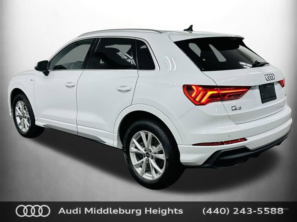 Certified 2025 Audi Q3 2.0T Premium w/ Convenience Package image 6