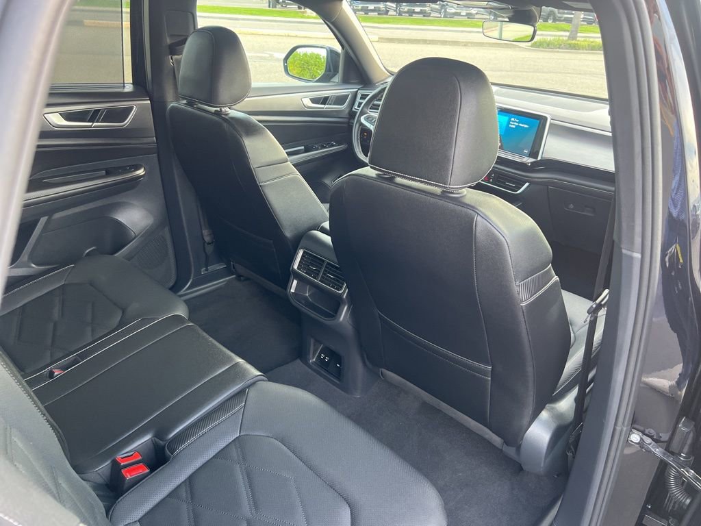 Used 2025 Volkswagen Atlas Cross Sport SE image 42