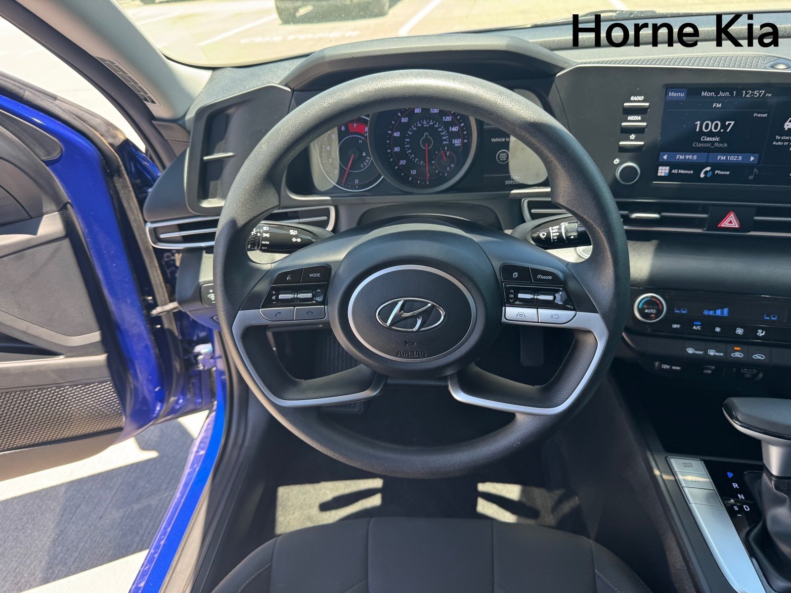 Used 2023 Hyundai Elantra SEL FWD image 16