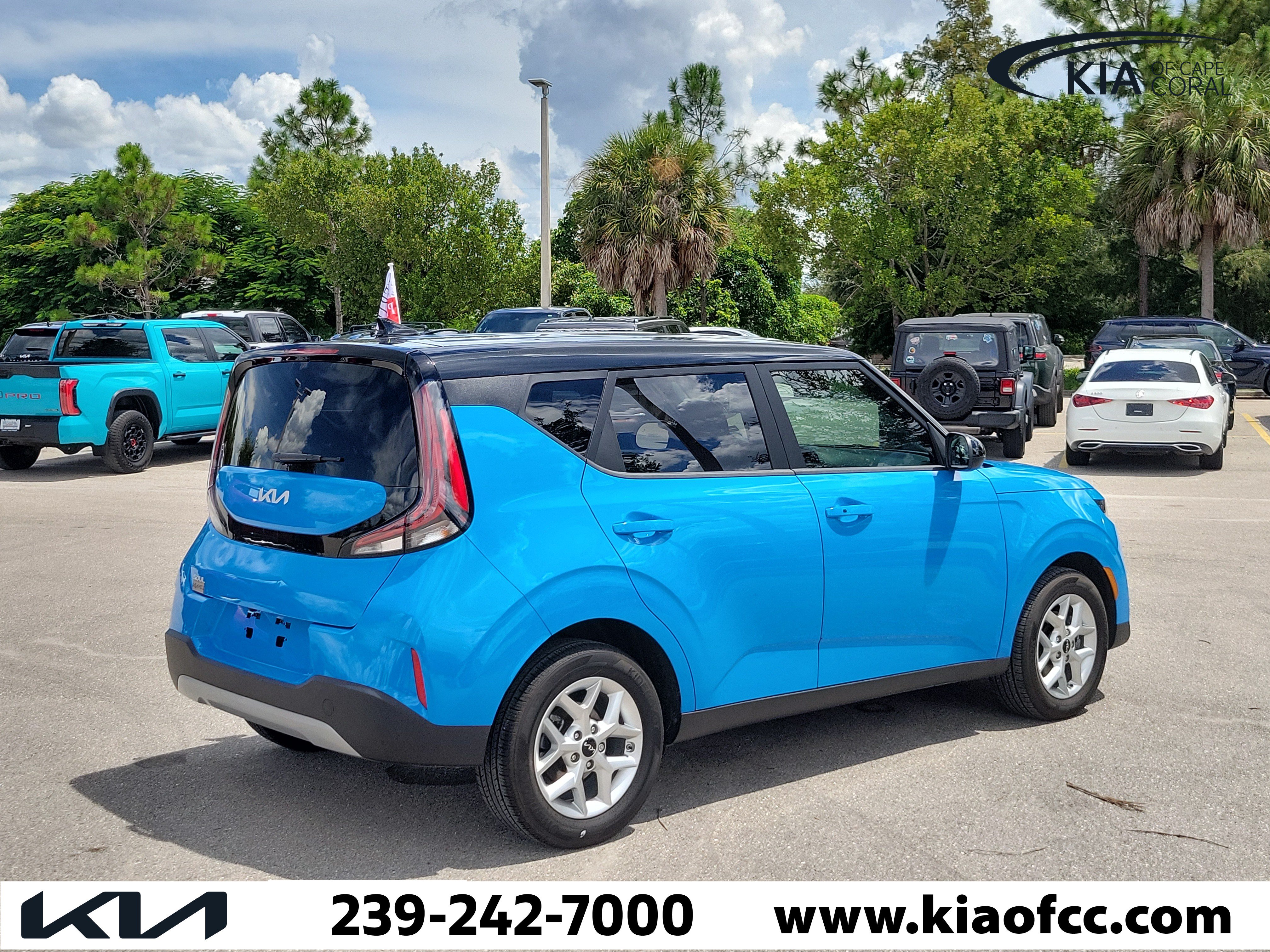 Certified 2025 Kia Soul S FWD image 6