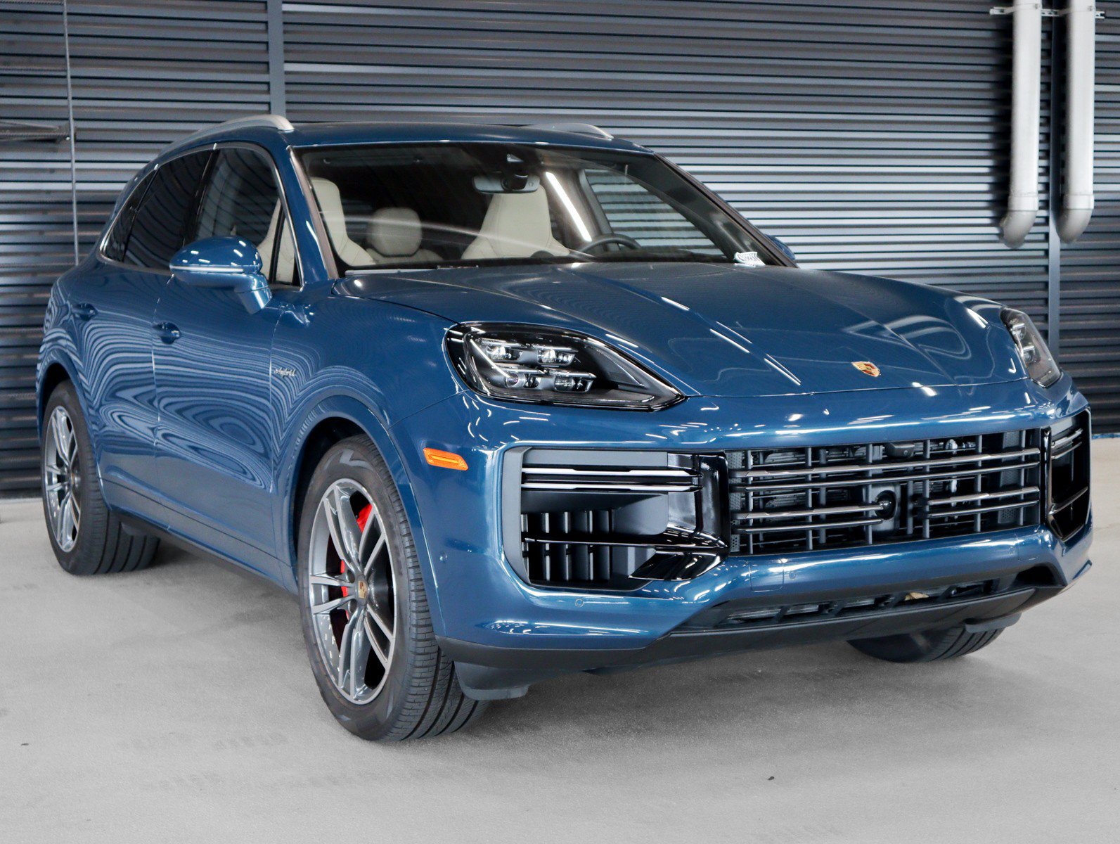 Certified 2024 Porsche Cayenne Turbo AWD/4WD image 9