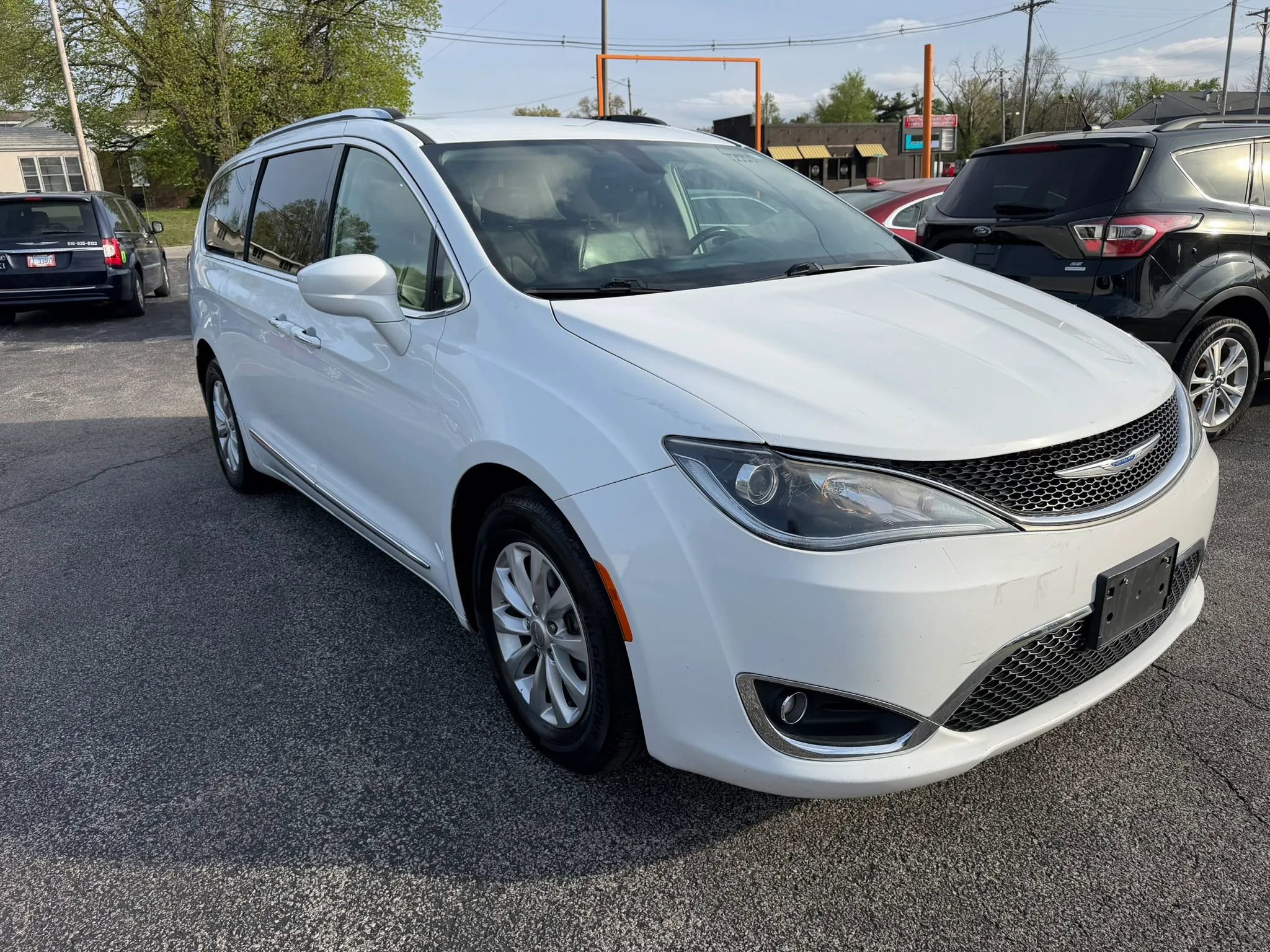 Used 2018 Chrysler Pacifica Touring-L Plus FWD image 6