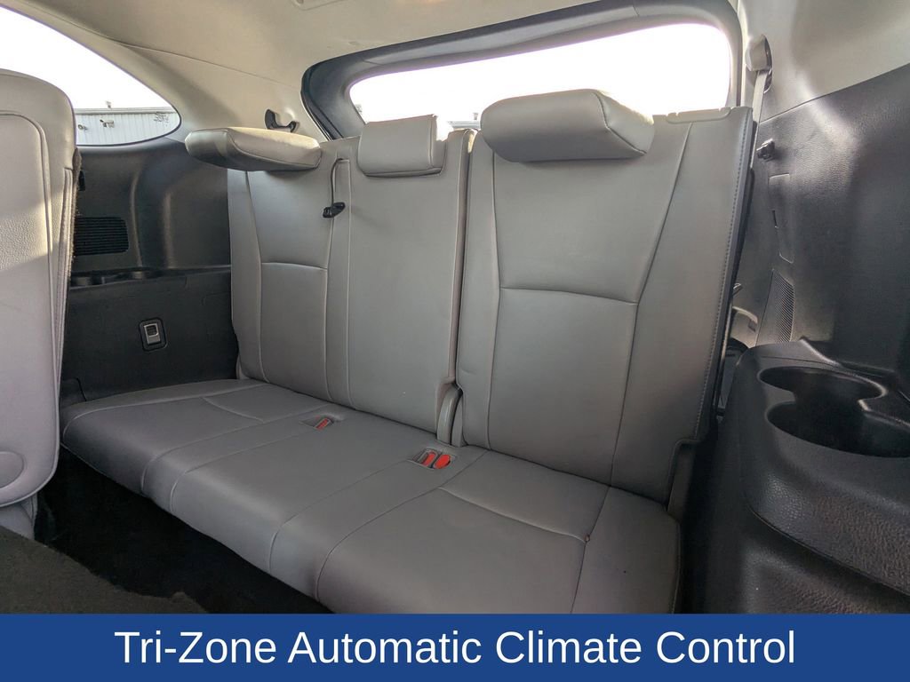 Used 2021 Toyota Highlander Limited image 17