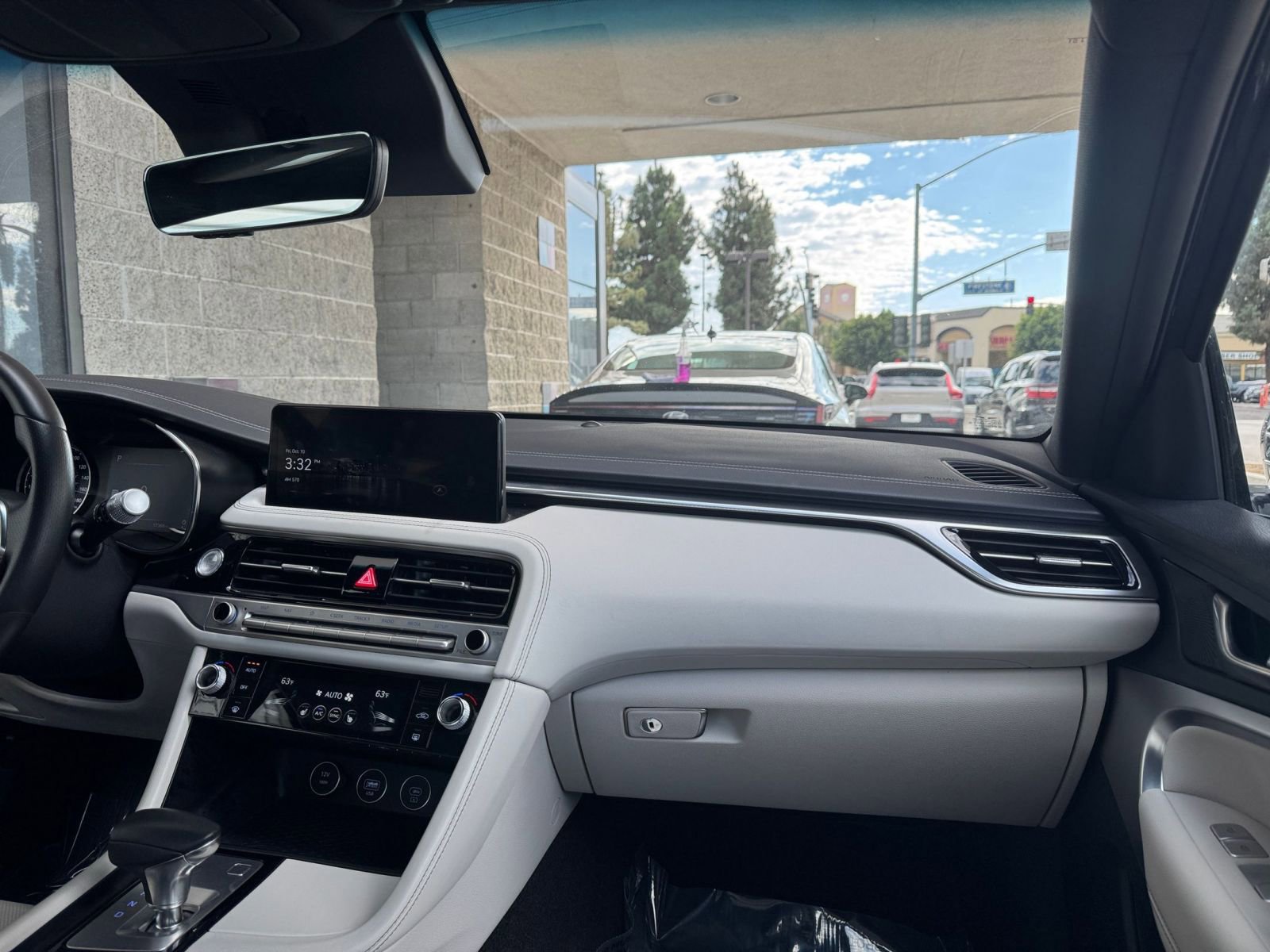 Used 2025 Genesis G70 2.5T image 35