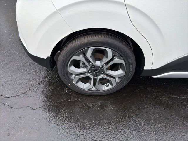 Used 2025 Kia Soul EX image 12