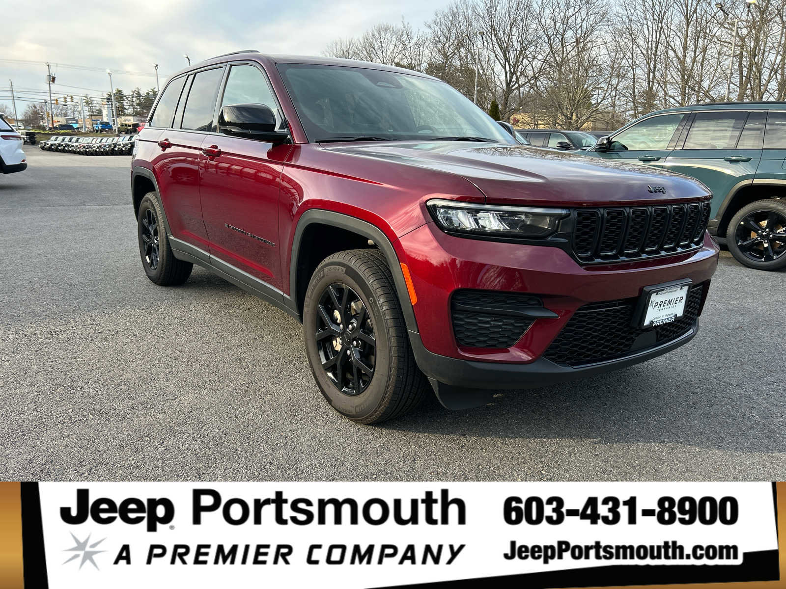 Used 2025 Jeep Grand Cherokee 4WD image 1
