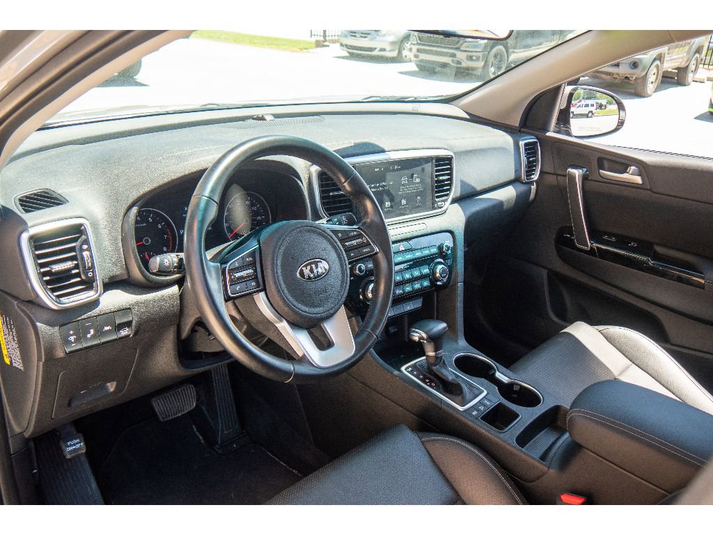 Used 2020 Kia Sportage EX AWD/4WD image 11