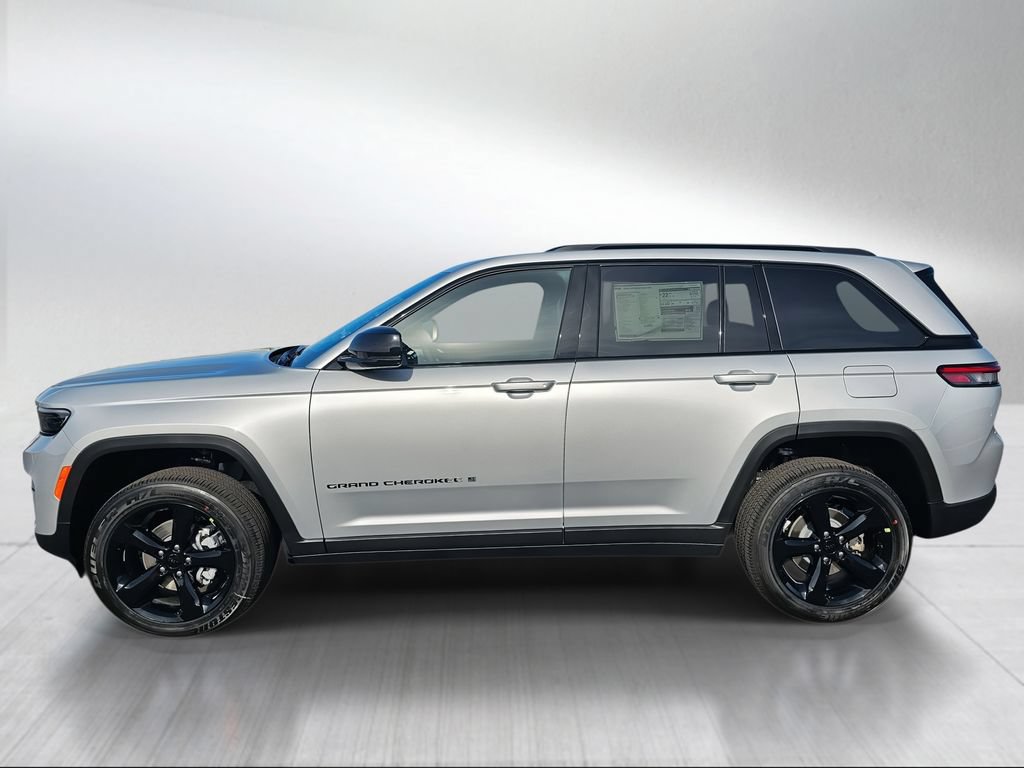 New 2025 Jeep Grand Cherokee Altitude AWD/4WD image 3