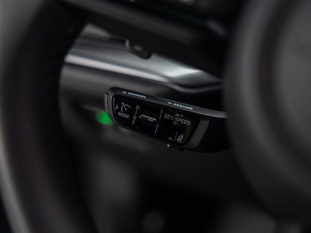 Certified 2025 Porsche Cayenne Coupe image 47