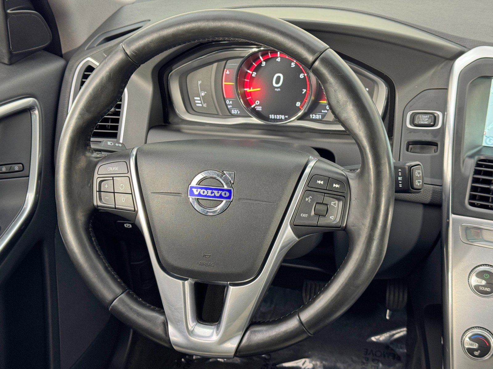 Used 2017 Volvo XC60 T5 Dynamic w/ Preferred Option Package image 19