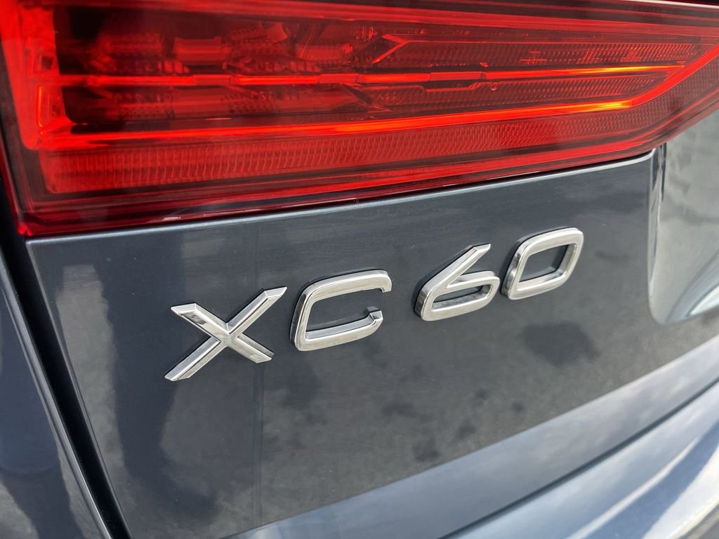Used 2024 Volvo XC60 B5 Plus image 12