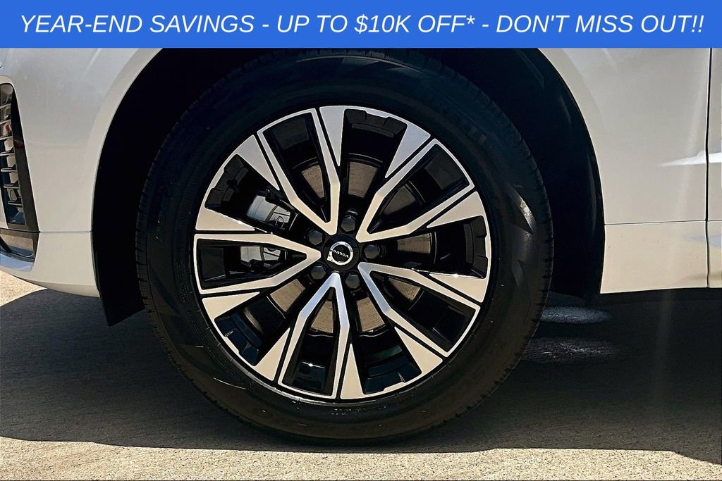 Used 2025 Volvo XC60 B5 Core w/ Climate Package image 47