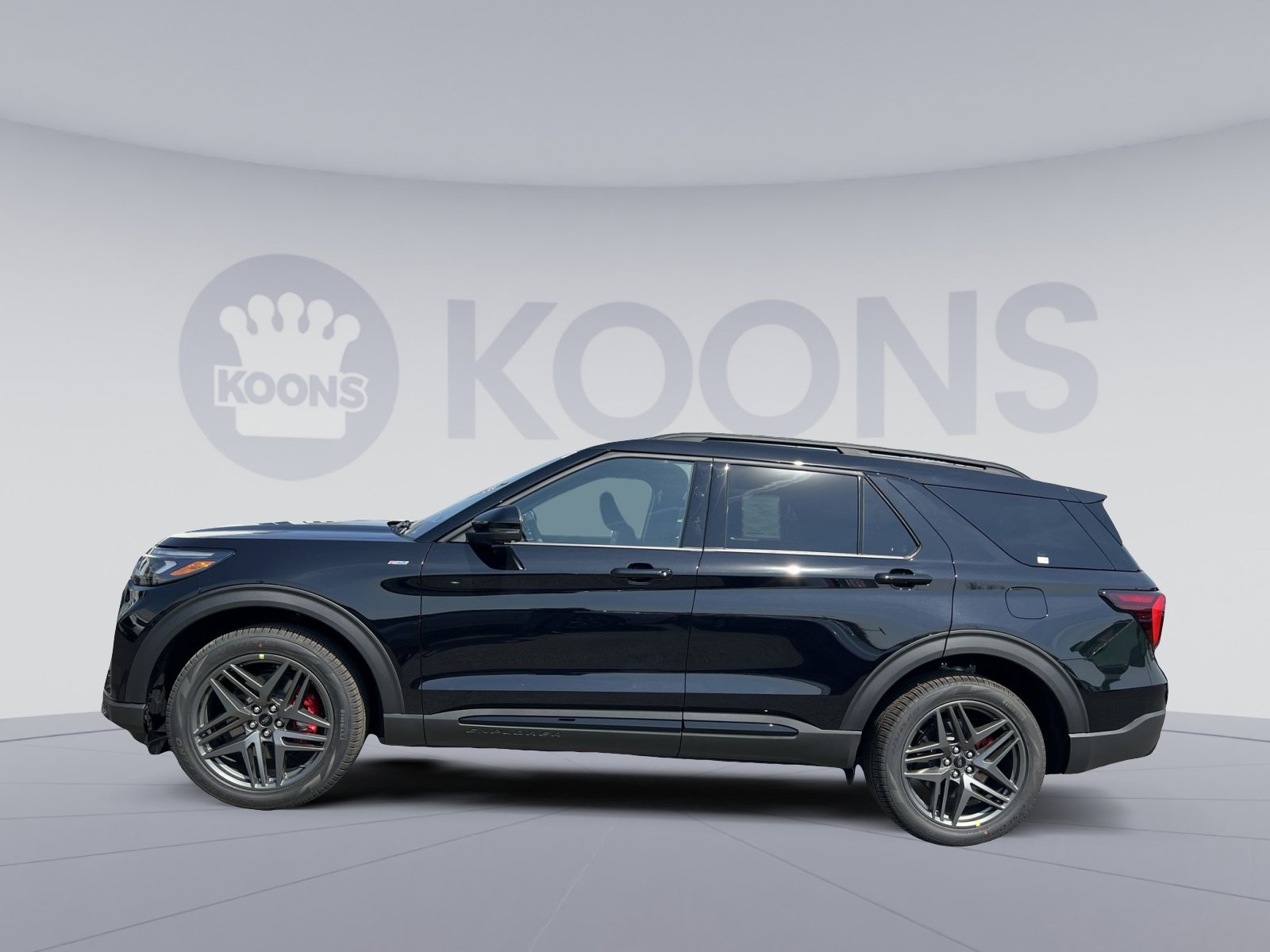New 2026 Ford Explorer ST-Line w/ ST-Line Street Pack AWD/4WD image 2