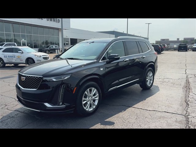 Certified 2025 Cadillac XT6 Luxury AWD/4WD image 4