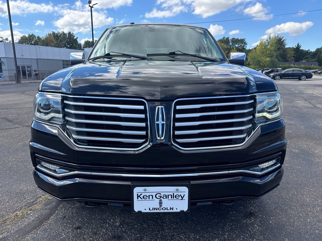 Used 2016 Lincoln Navigator Select AWD/4WD image 10