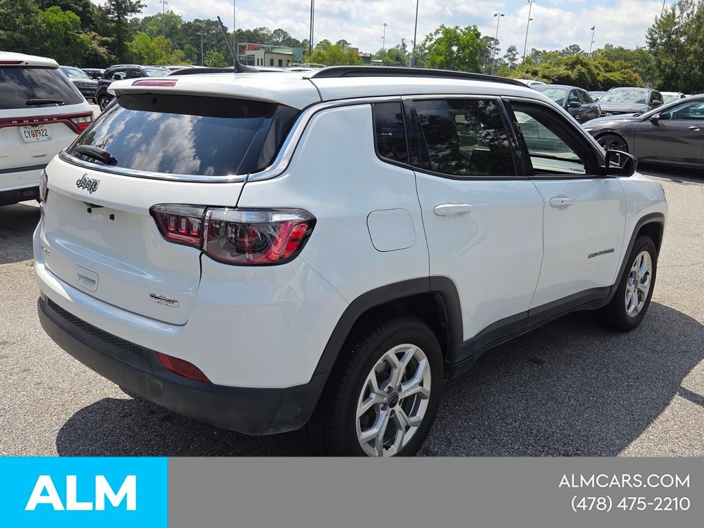 Used 2025 Jeep Compass Latitude AWD/4WD image 15
