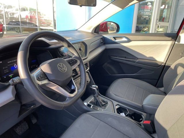 Used 2022 Volkswagen Taos SE image 6