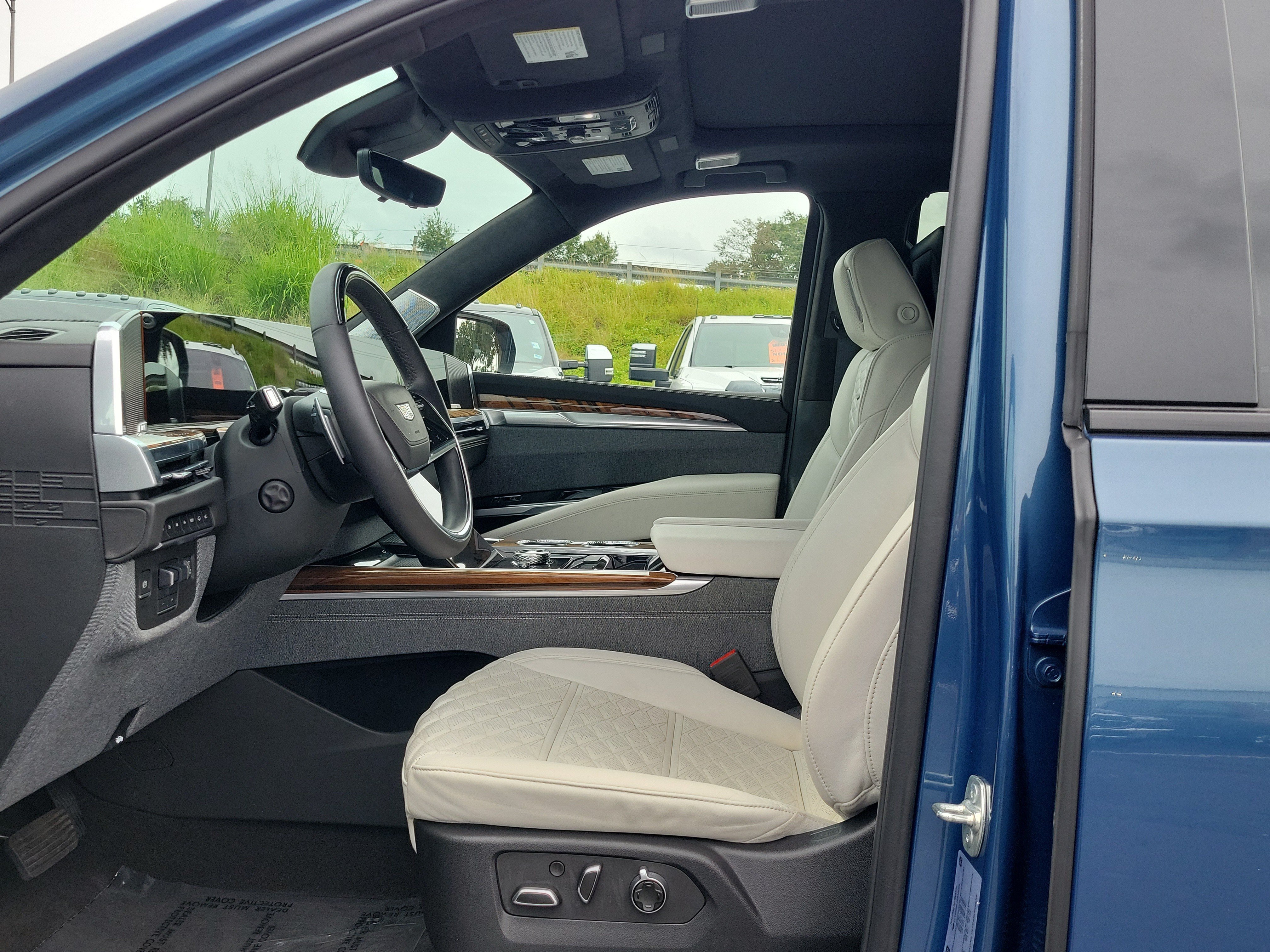Used 2025 Cadillac Escalade Sport Platinum AWD/4WD image 22