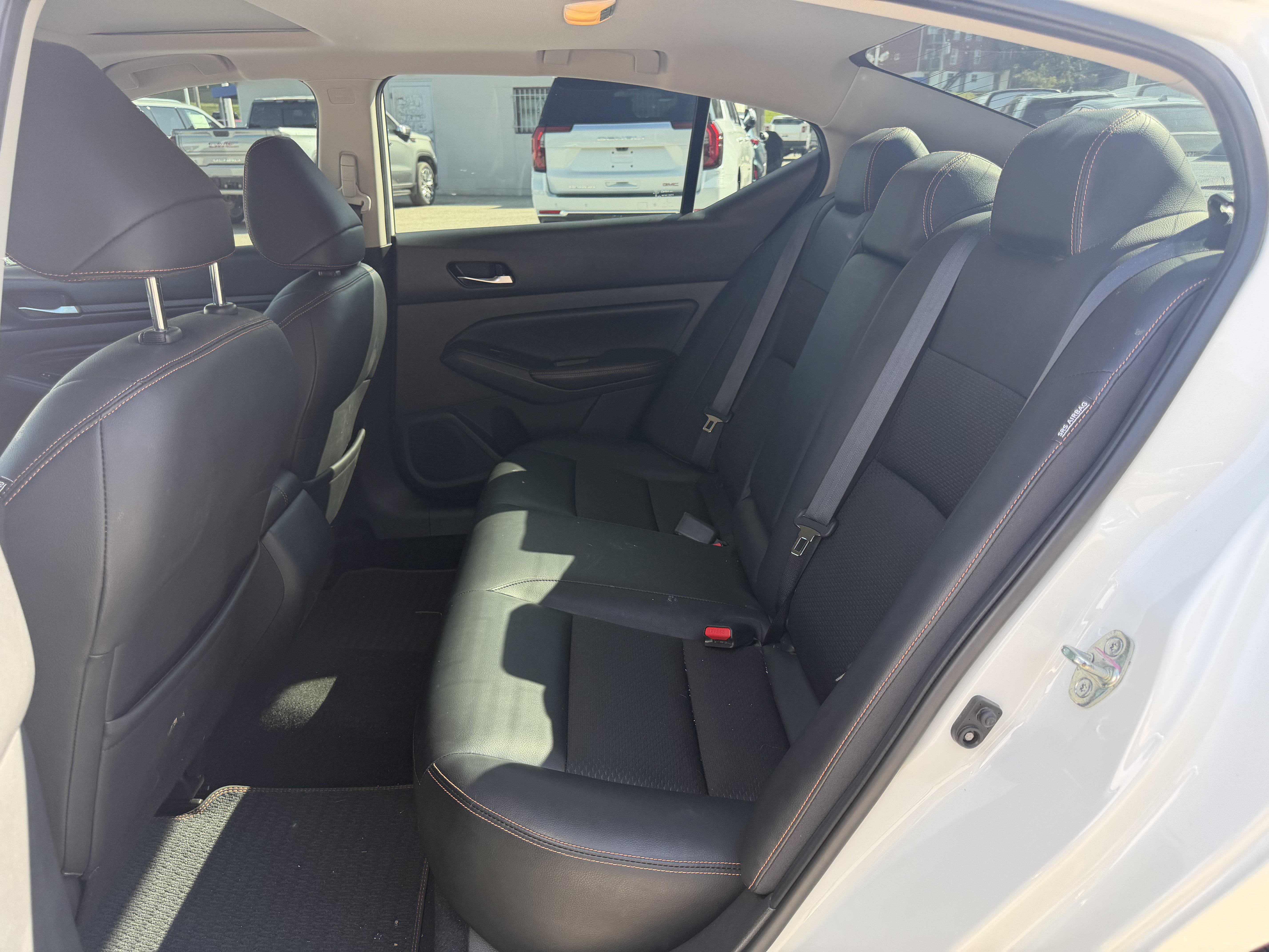 Used 2019 Nissan Altima 2.5 SR w/ SR Premium Package FWD image 11