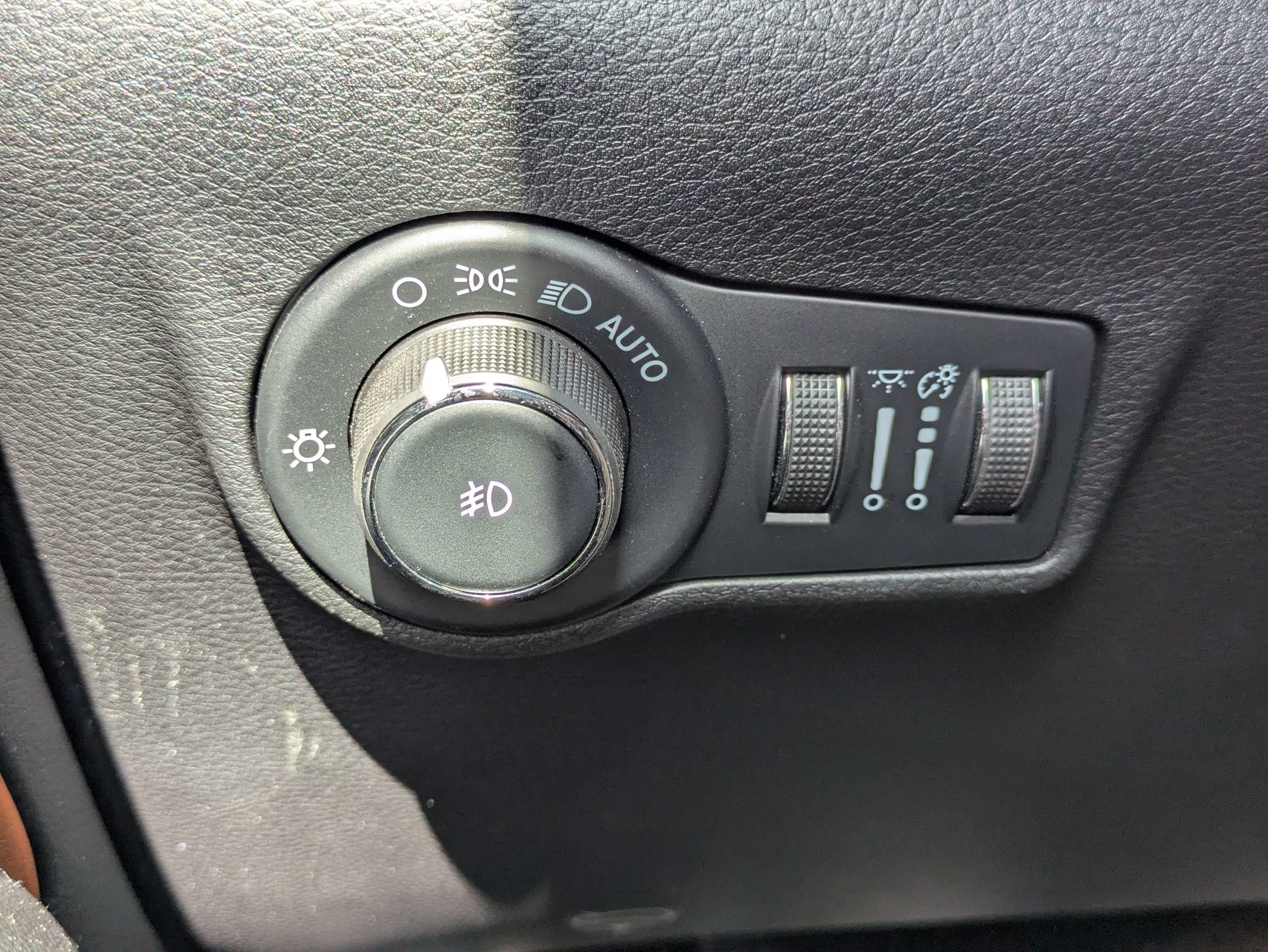 Used 2025 Jeep Compass Limited AWD/4WD image 30