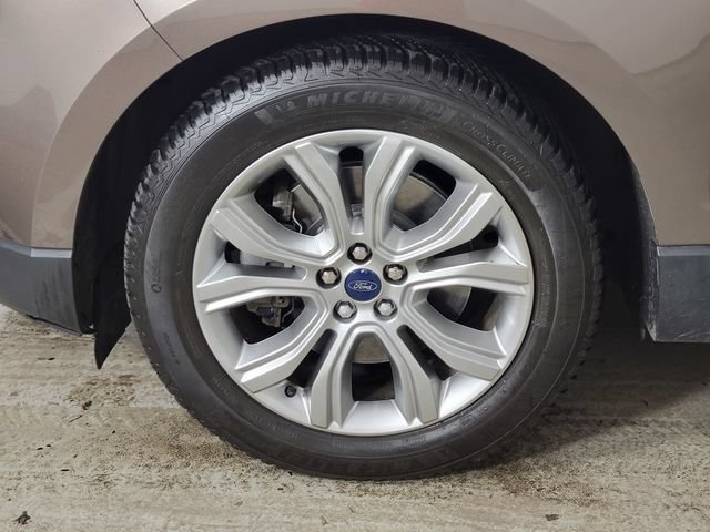 Used 2019 Ford Edge Titanium w/ Cold Weather Package AWD/4WD image 10