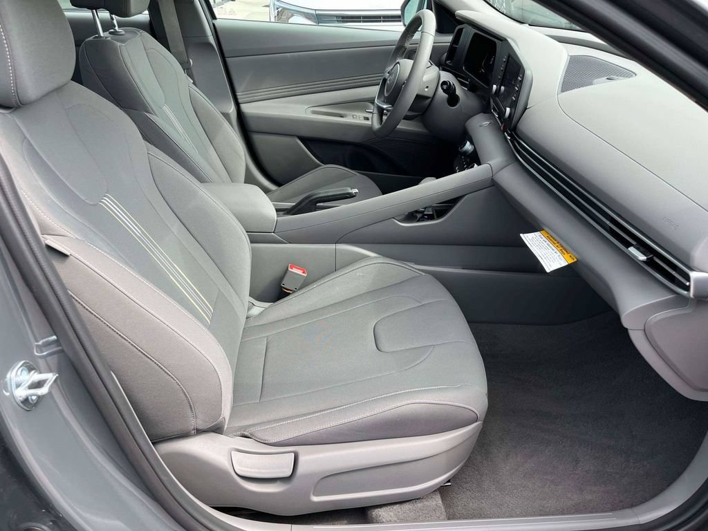 Used 2026 Hyundai Elantra Sport w/ Cargo Package FWD image 11