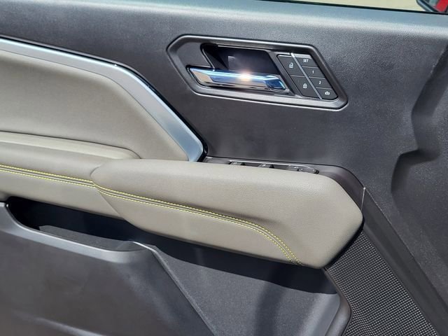 Used 2026 Chevrolet Colorado ZR2 image 13